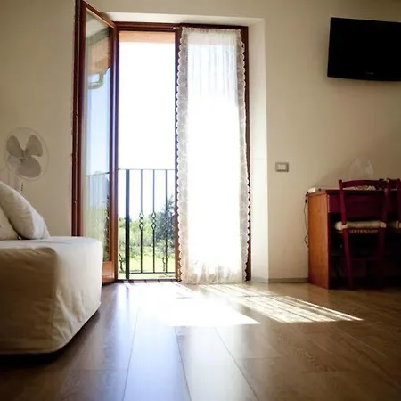 Al Sole Di Cavessago Nocleg ze śniadaniem *