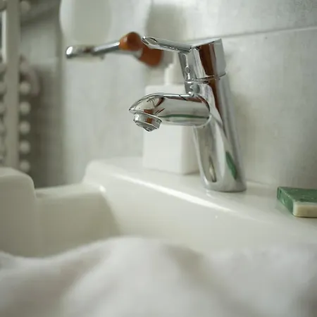 Al Sole Di Cavessago Bed & Breakfast 3*